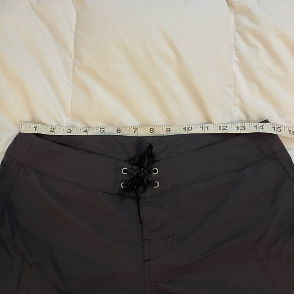 Patagonia women’s shorts size 8 - Picture 3 of 11
